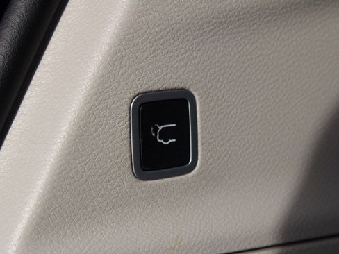 Used 2017 Chrysler Pacifica Touring-L Plus w/ Advanced Safetytec Group image 11