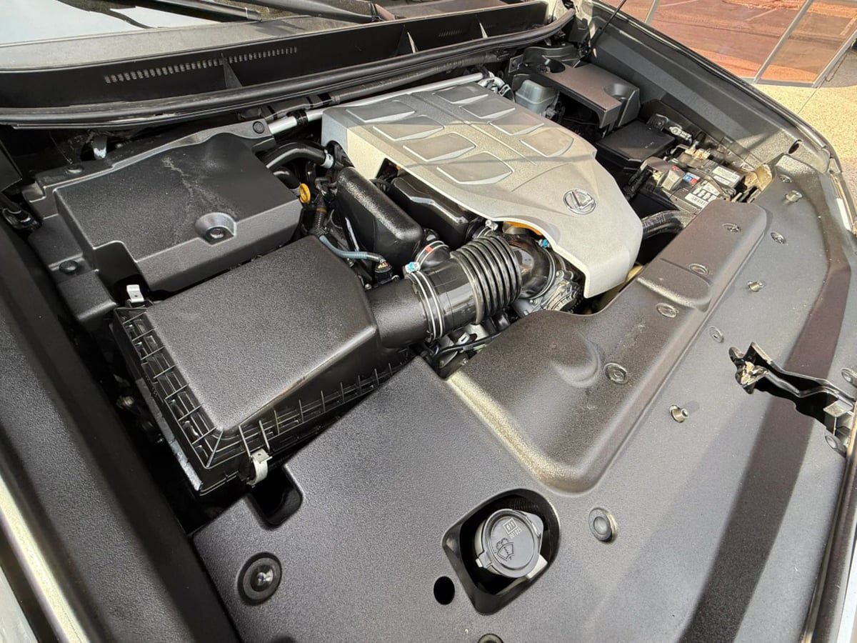 Used 2014 Lexus GX 460 w/ Premium Package AWD/4WD image 24