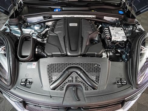 New 2026 Porsche Macan S image 13