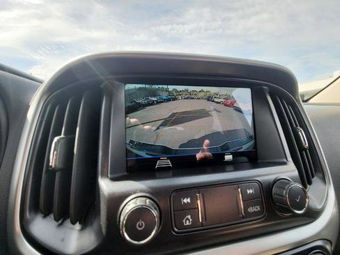 Used 2021 Chevrolet Colorado LT w/ LT Convenience Package image 14