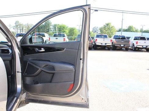 Used 2017 Kia Sorento SX FWD image 32