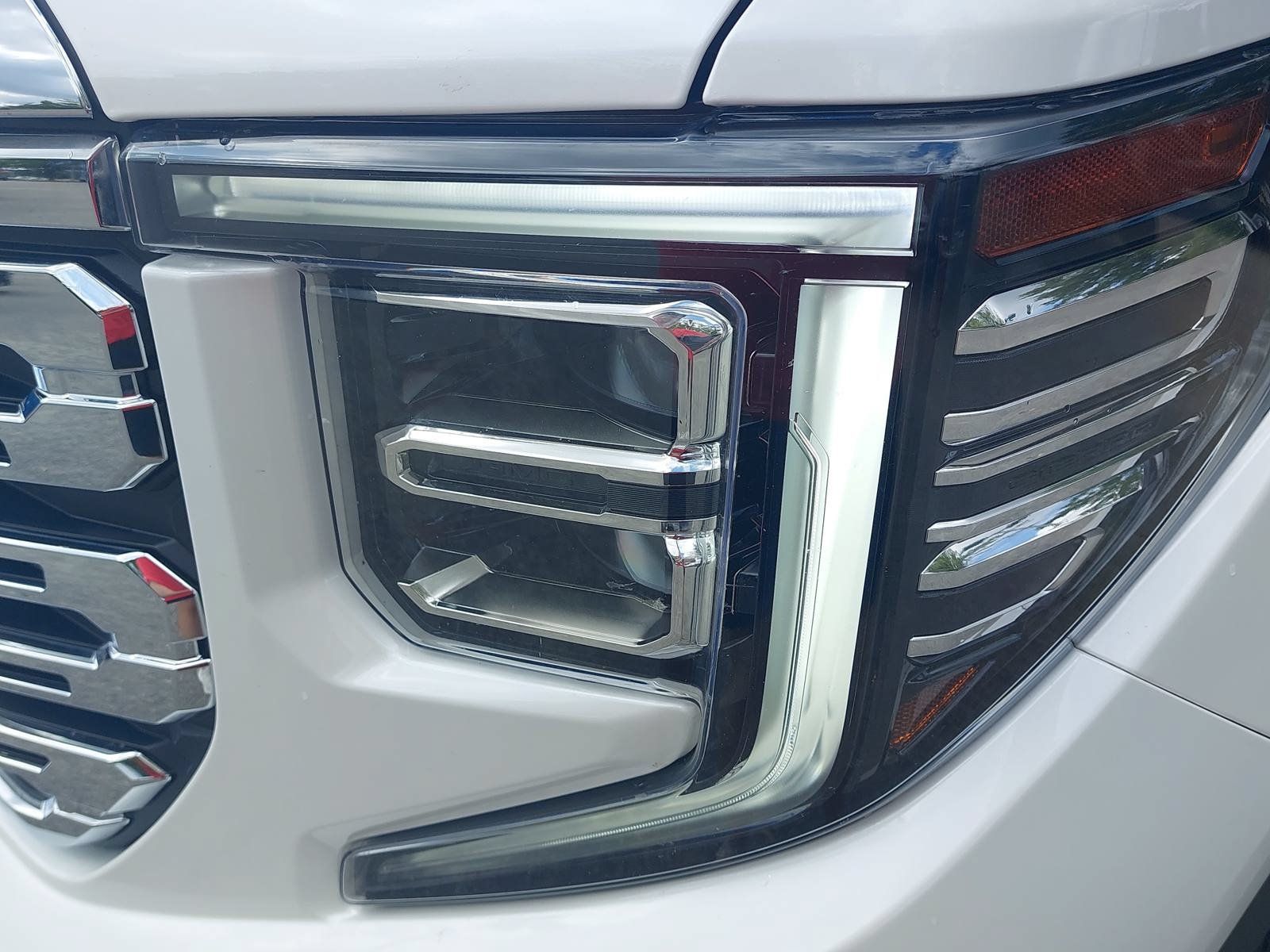 Used 2023 GMC Sierra 1500 Denali w/ Denali Carbonpro Edition AWD/4WD image 30