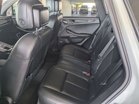 Used 2019 Porsche Macan image 19