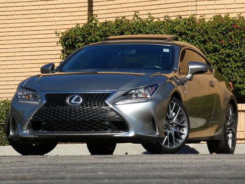 Used 2017 Lexus RC 200t image 2