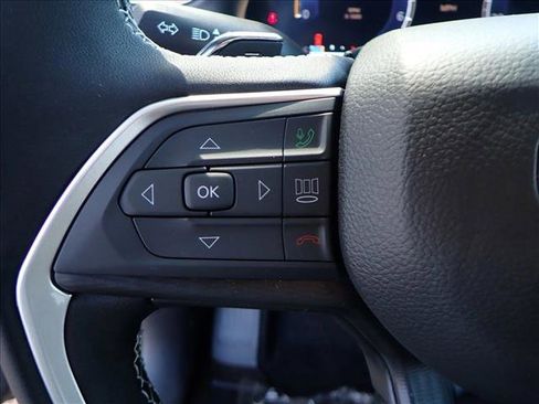 New 2025 Jeep Grand Cherokee Laredo X w/ Luxury Tech Group I image 16