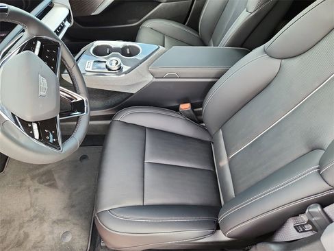 New 2026 Cadillac Optiq Luxury 2 image 8