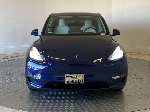 Used 2021 Tesla Model Y Long Range image 5