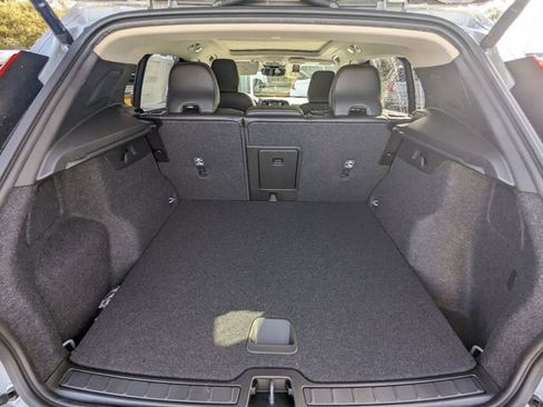 New 2025 Volvo XC40 B5 Core w/ Protection Package Premier image 15