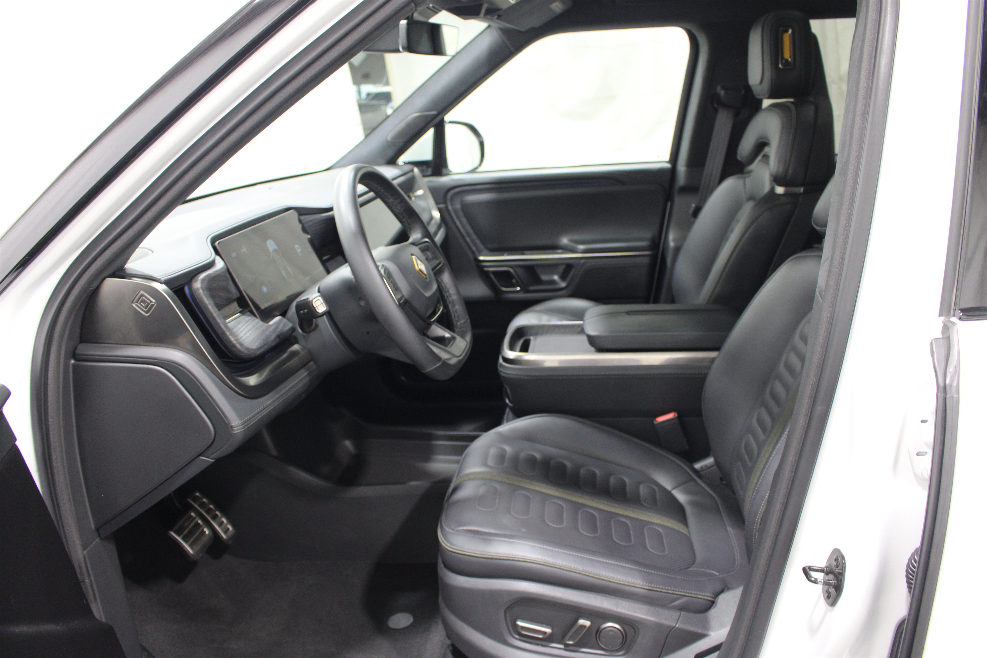 Used 2024 Rivian R1S Adventure Quad AWD/4WD image 3