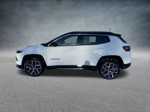 Used 2025 Jeep Compass Limited w/ Elite Group AWD/4WD image 5