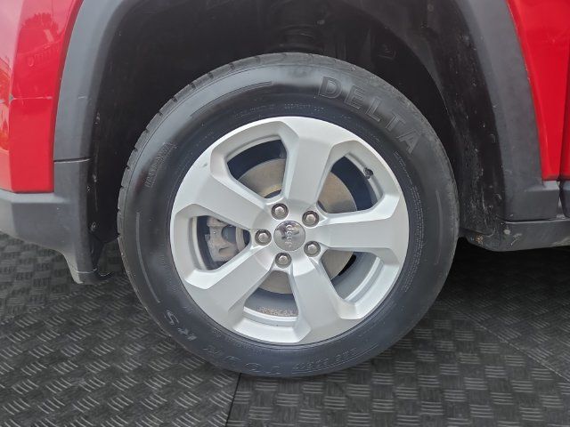 Used 2019 Jeep Compass Latitude AWD/4WD image 32
