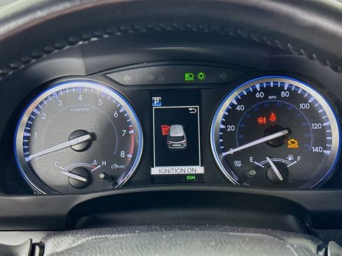 Used 2017 Toyota Highlander XLE image 14