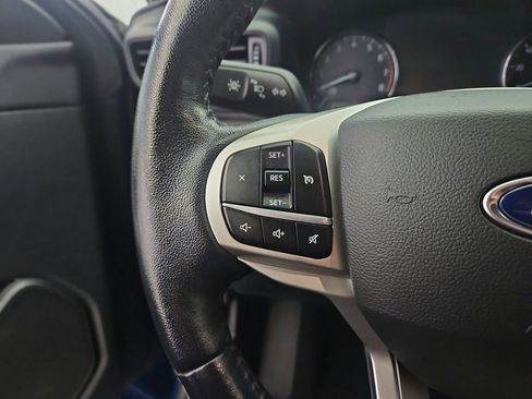 Used 2022 Ford Explorer XLT image 36