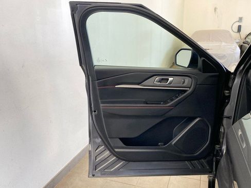 Used 2025 Ford Explorer ST-Line AWD/4WD image 15