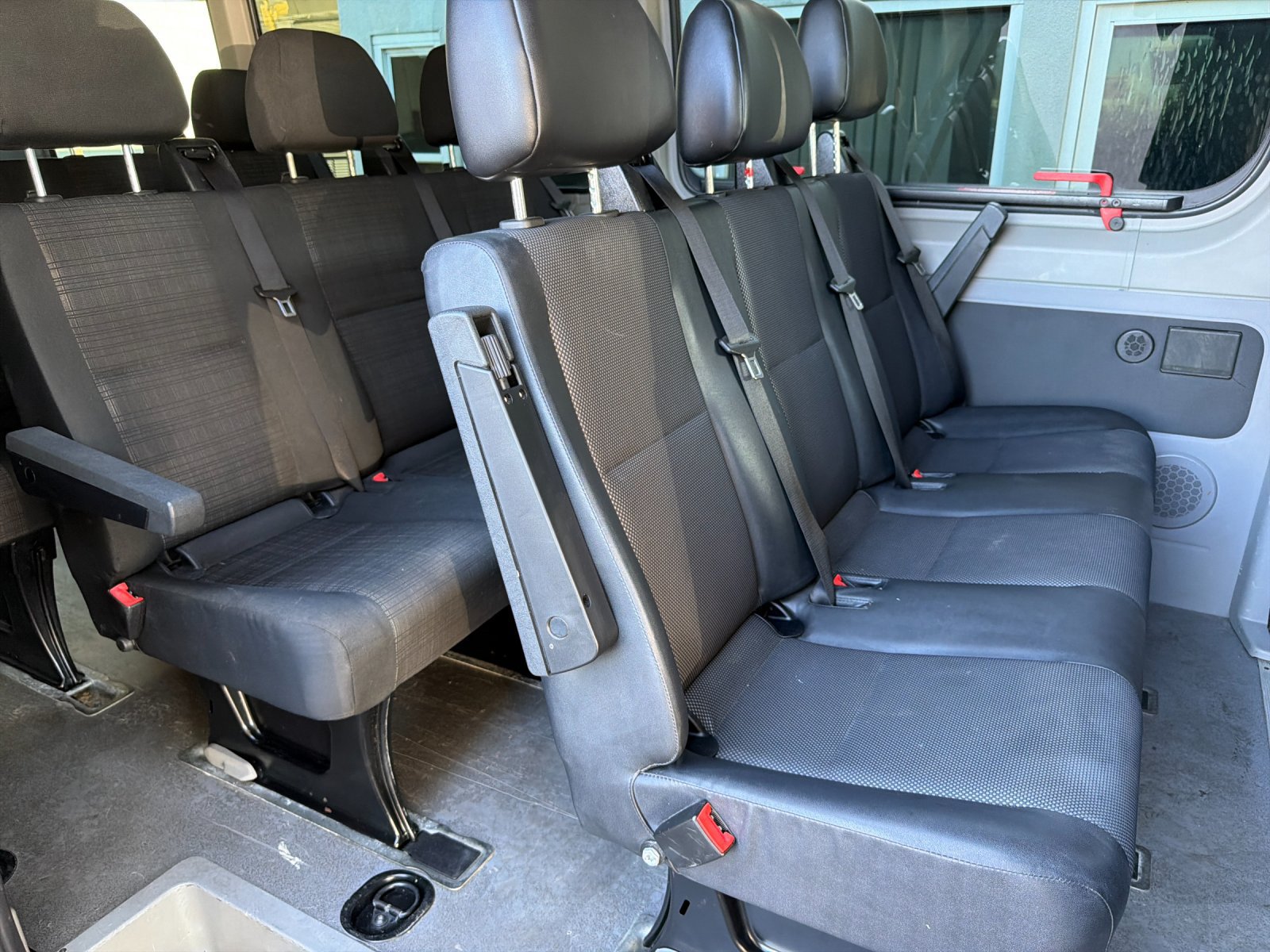 Used 2015 Mercedes-Benz Sprinter 2500 image 11