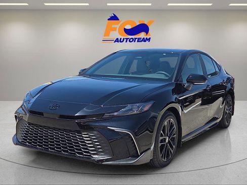 New 2026 Toyota Camry SE FWD image 1