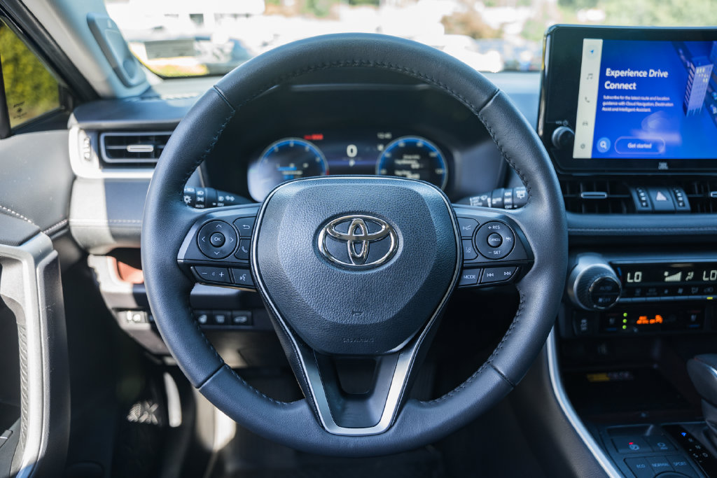 Used 2025 Toyota RAV4 Limited w/ Advanced Technology Package AWD/4WD image 31