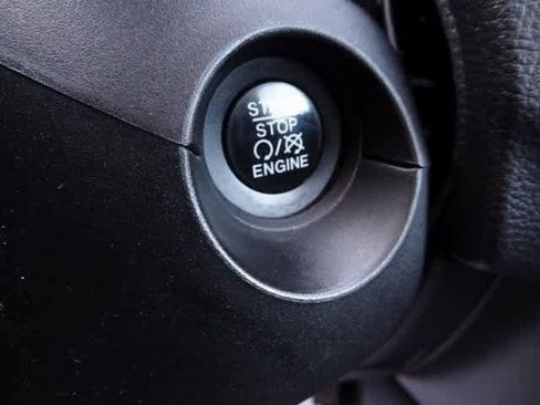 Used 2017 Jeep Compass Latitude w/ Popular Equipment Group image 16