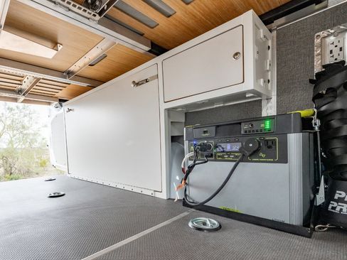 Used 2019 Mercedes-Benz Sprinter 4x4 144 image 34