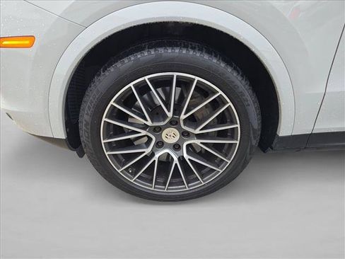Used 2021 Porsche Cayenne S AWD/4WD image 14