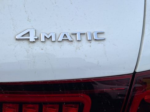 Used 2022 Mercedes-Benz GLC 300 4MATIC image 5