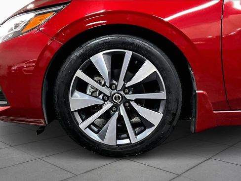 Used 2020 Nissan Sentra SV w/ SV Premium Package image 11