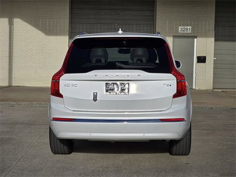 New 2025 Volvo XC90 T8 Plus w/ Protection Package Premier image 8
