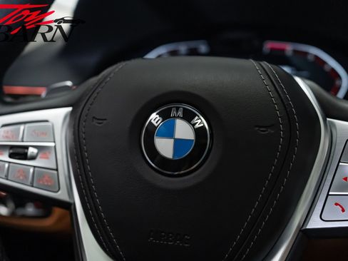 Used 2022 BMW 750i xDrive AWD/4WD image 33