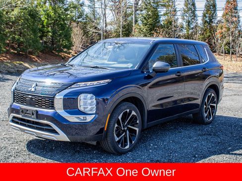 Used 2022 Mitsubishi Outlander SE image 1