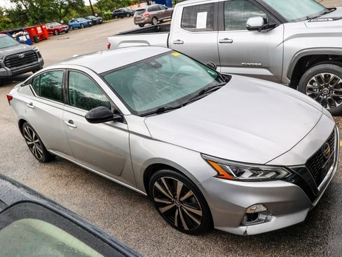 Used 2021 Nissan Altima 2.5 SR FWD image 6