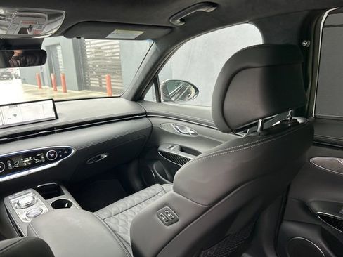 Used 2025 Genesis GV70 3.5T Sport w/ Sport Prestige Package image 20