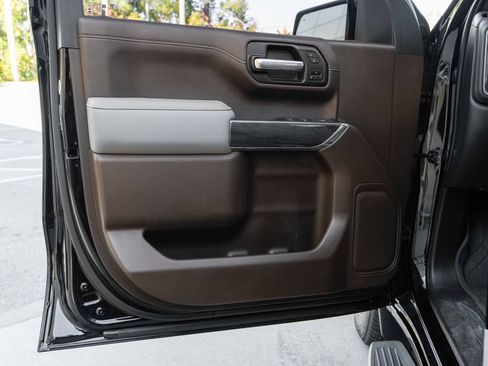 Used 2021 Chevrolet Silverado 1500 LTZ image 30