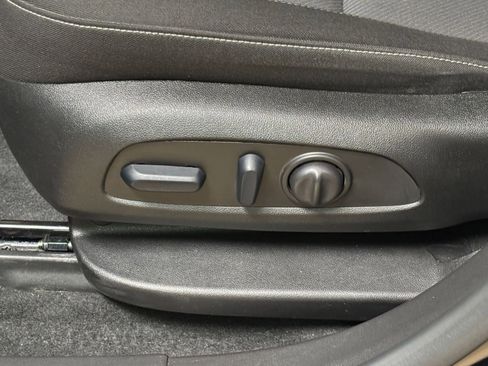 Used 2025 Chevrolet Blazer LT FWD image 22