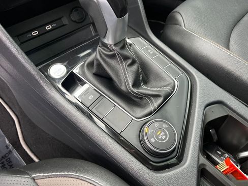 Certified 2023 Volkswagen Taos SEL image 23