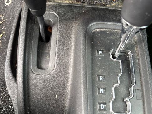 Used 2013 Jeep Wrangler Sport image 15