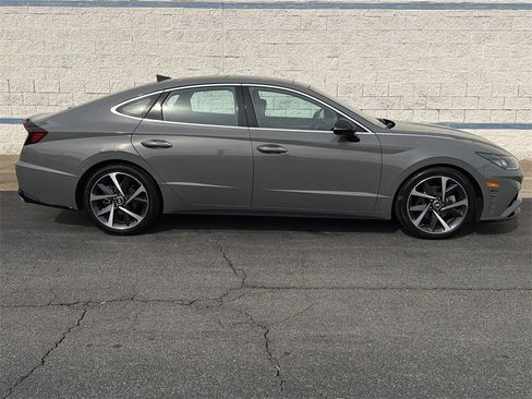 Used 2022 Hyundai Sonata SEL Plus w/ Preferred Accessory Package image 8