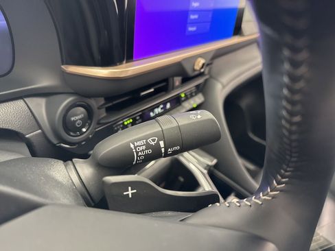 Certified 2024 Toyota Crown Platinum image 22