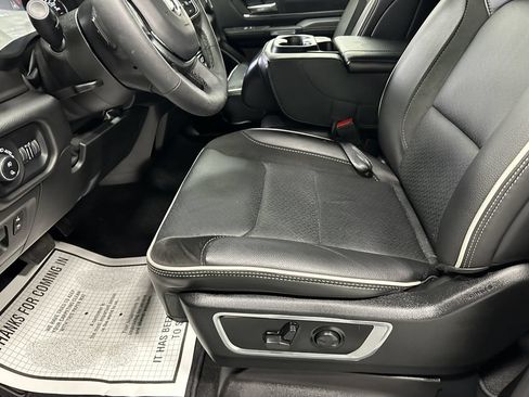Used 2025 RAM 1500 Laramie AWD/4WD image 12