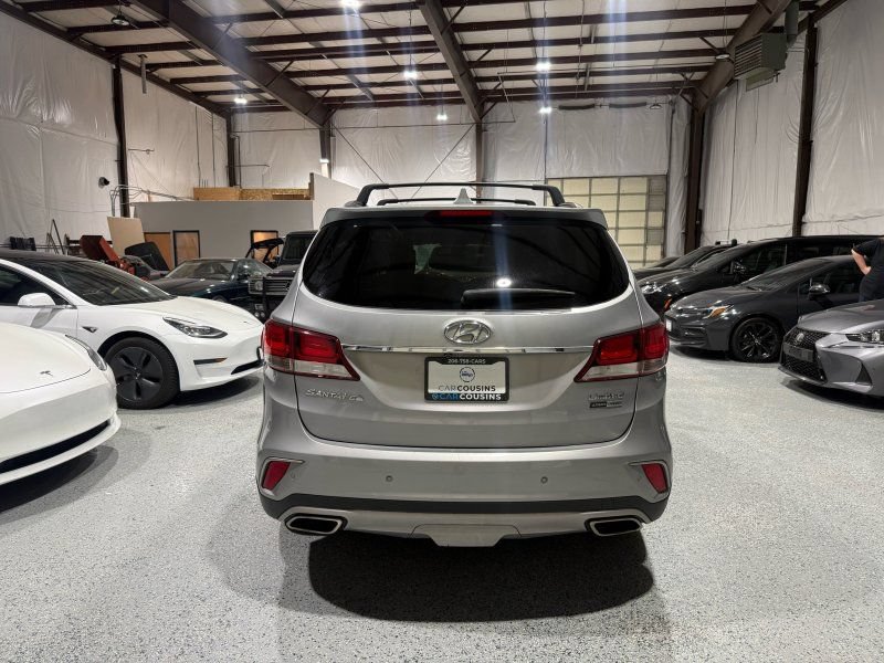 Used 2017 Hyundai Santa Fe Limited AWD/4WD image 4