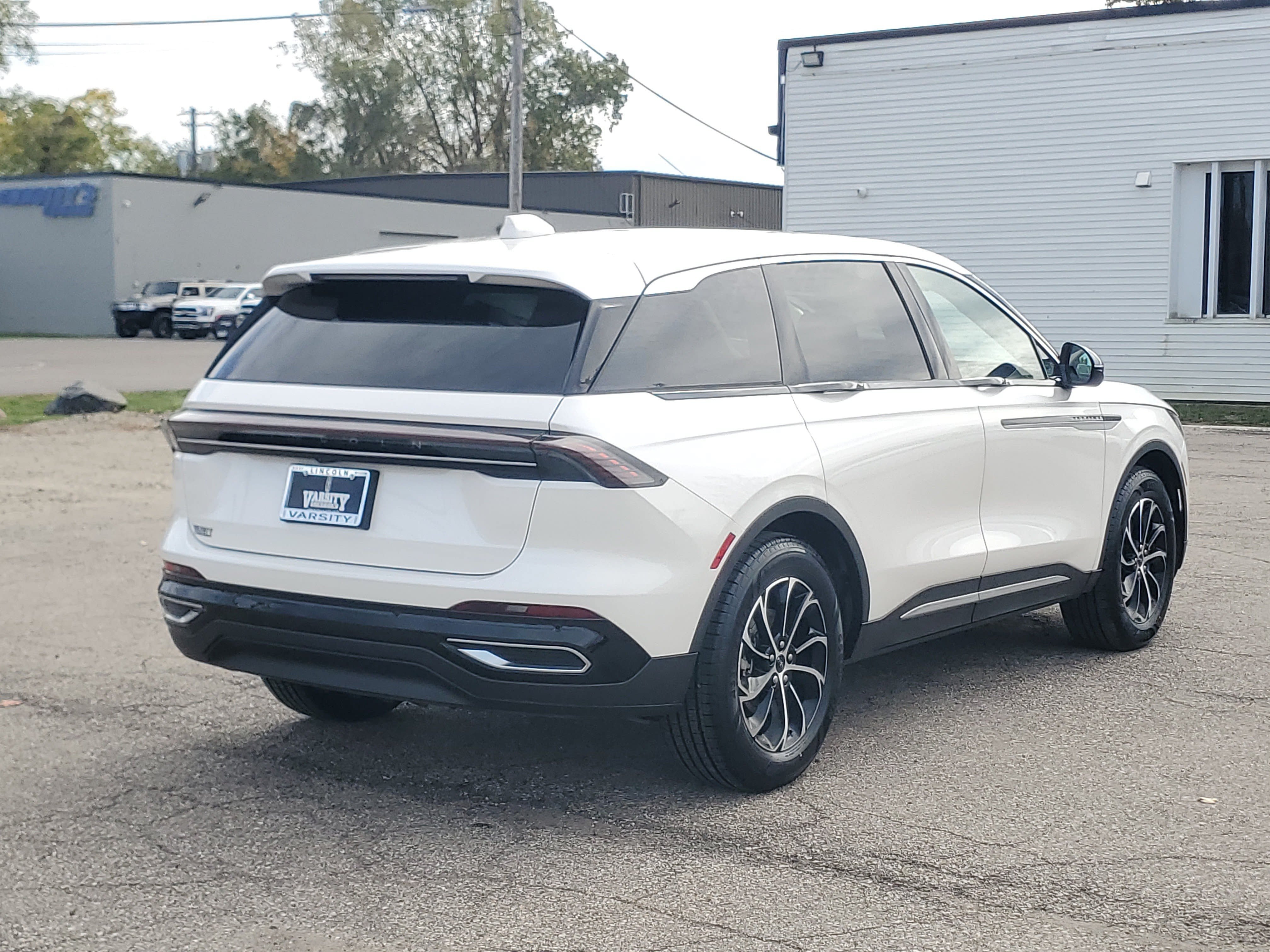 Used 2025 Lincoln Nautilus Premier w/ Equipment Group 102A AWD/4WD image 6