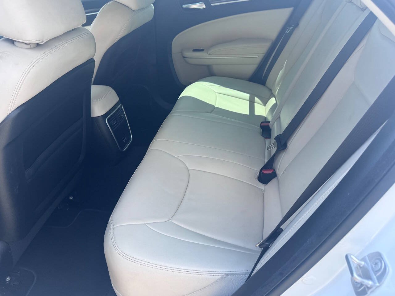 Used 2019 Chrysler 300 Touring L w/ Quick Order Package 22F RWD image 14