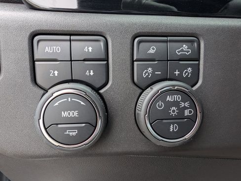 Used 2024 Chevrolet Silverado 1500 ZR2 AWD/4WD image 23