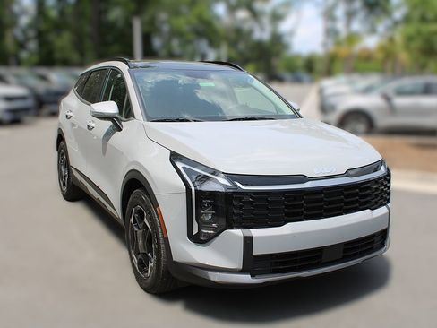 New 2026 Kia Sportage EX FWD image 16