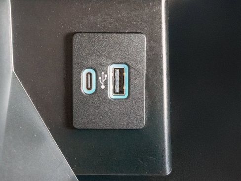 Used 2023 Ford F150 Lariat image 23