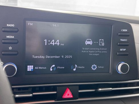 Used 2024 Hyundai Elantra SE image 14