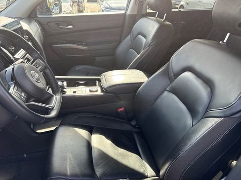 Used 2022 Nissan Pathfinder SL image 14