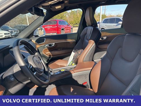 Certified 2024 Volvo XC90 B5 Plus w/ Protection Package Premier image 18