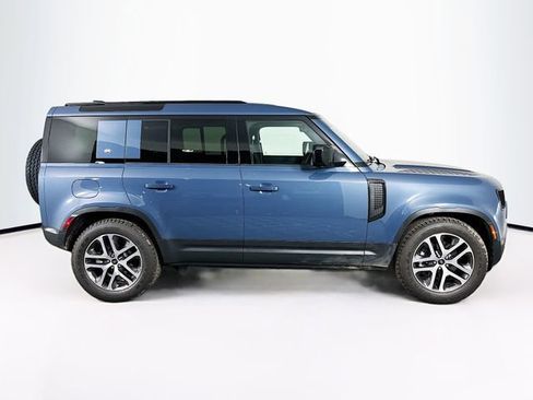 Used 2024 Land Rover Defender 110 S image 4