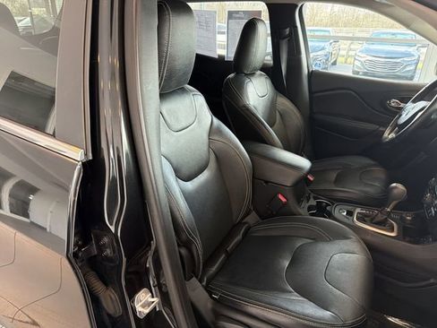 Used 2014 Jeep Cherokee Latitude w/ Comfort/Convenience Group image 18