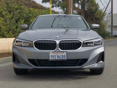 Used 2025 BMW 330i Sedan w/ Convenience Package image 27